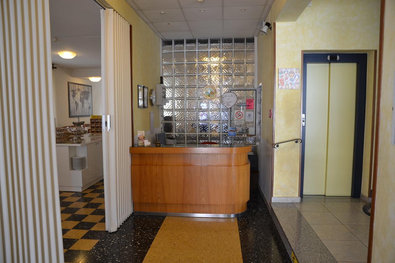 Albergo Larenzia Cattolica Luaran gambar