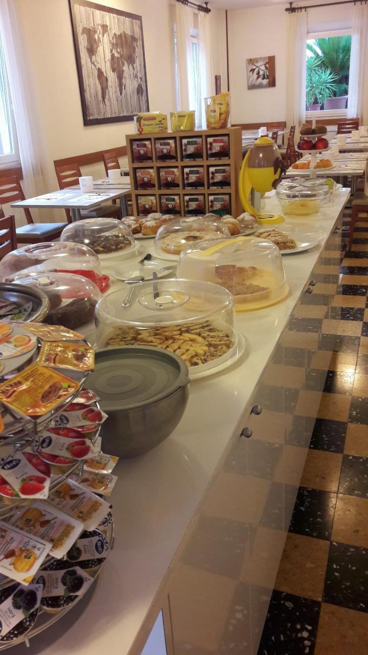 Albergo Larenzia Cattolica Luaran gambar